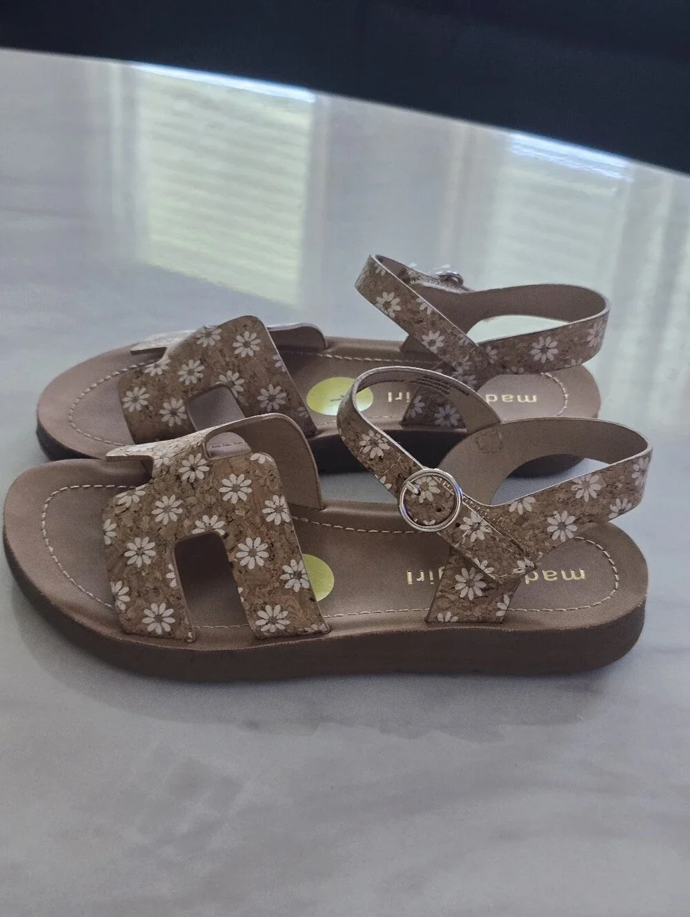 Madden Girl Floral Cork Flat Sandals Size 1 Tan White Daisy Ankle Strap Boho